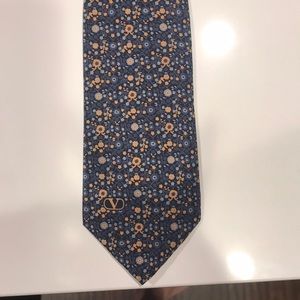 Valentino tie